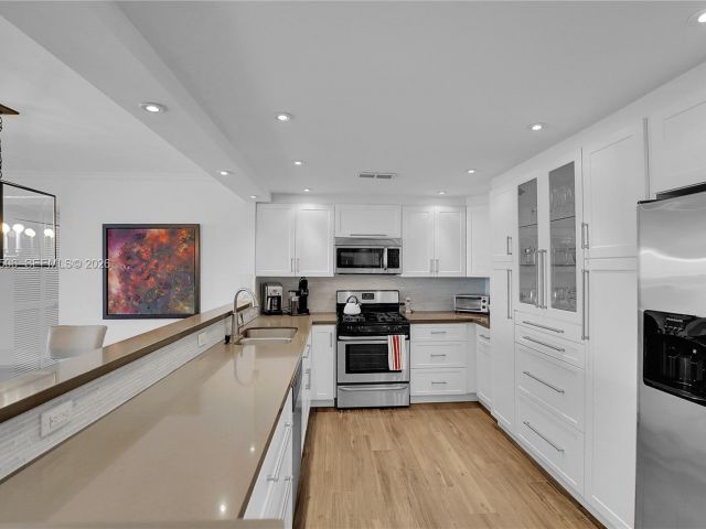 Apartment for rent  Unit #604 - photo 7502285