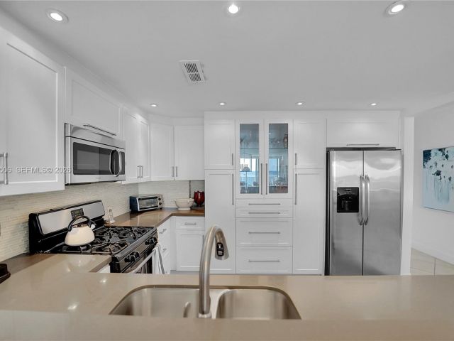 Apartment for rent  Unit #604 - photo 7502288