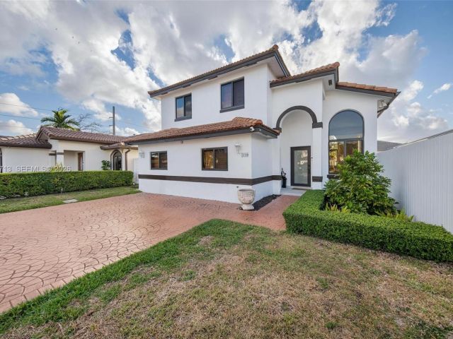 Home for sale at 1140 SW 85th Ct - photo 7524555