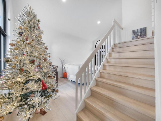 Home for sale at 1140 SW 85th Ct - photo 7524566