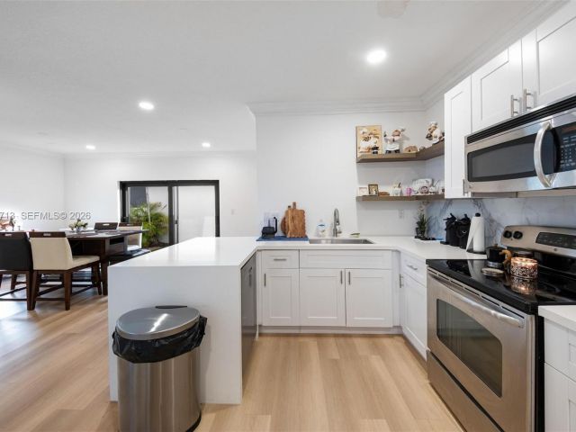 Home for sale at 1140 SW 85th Ct - photo 7524569