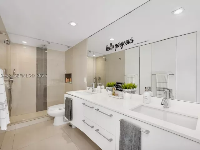 4-bedroom condo for sale in Key Biscayne - 199 Ocean Lane Dr 401 - MondialRealty