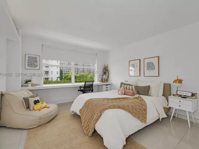 4-bedroom condo for sale in Key Biscayne - 199 Ocean Lane Dr 401 - MondialRealty