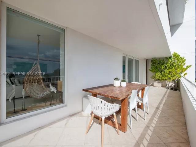 4-bedroom condo for sale in Key Biscayne - 199 Ocean Lane Dr 401 - MondialRealty