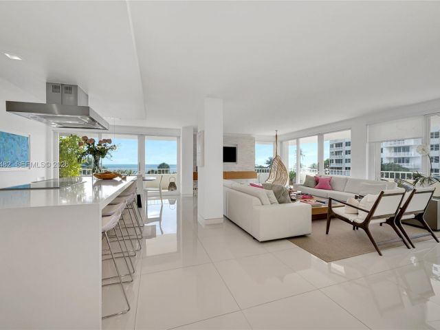 Apartment for sale  Unit #401 - photo 7491091