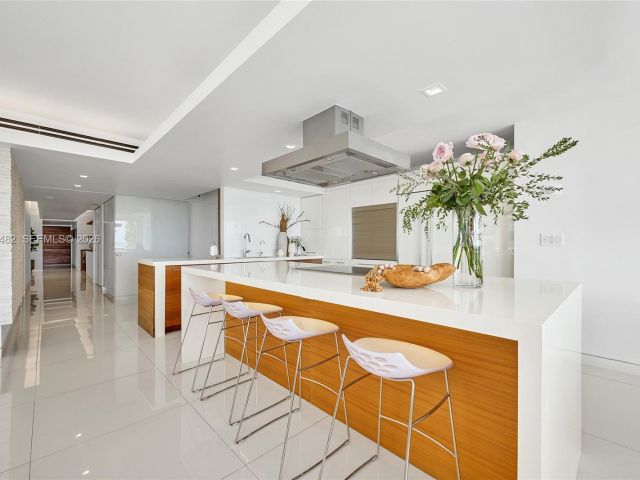 Apartment for sale  Unit #401 - photo 7491103