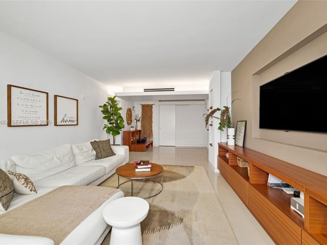 Apartment for sale  Unit #401 - photo 7491109