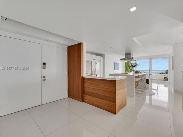 Apartment for sale  Unit #401 - photo 7491111