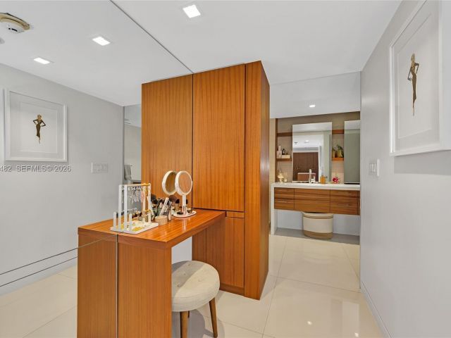 Apartment for sale  Unit #401 - photo 7491122