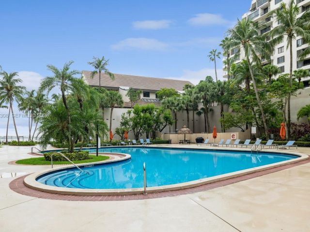 Apartment for rent  Unit #504 - photo 7469752