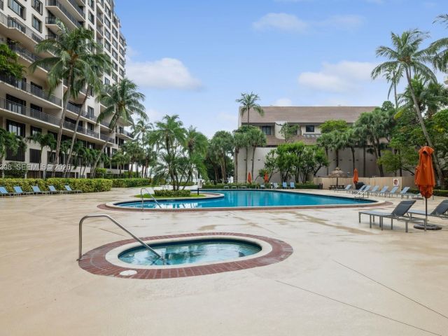 Apartment for rent  Unit #504 - photo 7469753