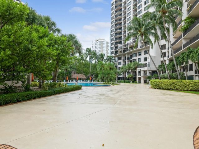 Apartment for rent  Unit #504 - photo 7469754