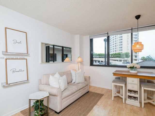 Apartment for rent  Unit #504 - photo 7469758