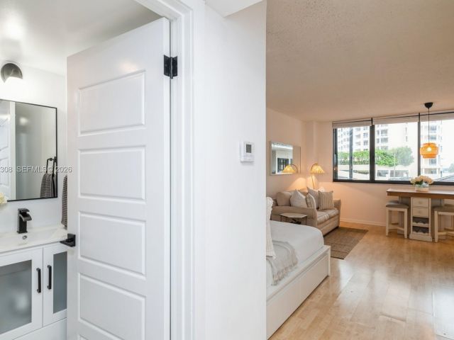 Apartment for rent  Unit #504 - photo 7469759