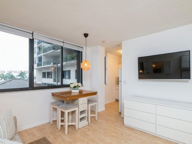 Apartment for rent  Unit #504 - photo 7469762