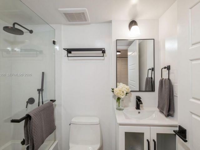 Apartment for rent  Unit #504 - photo 7469765