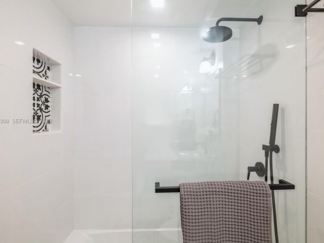 Apartment for rent  Unit #504 - photo 7469767