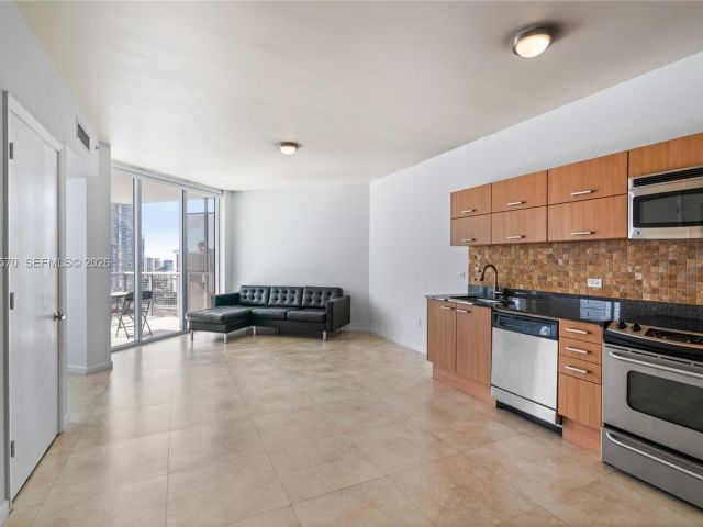 Apartment for rent  Unit #2210 - photo 7489388