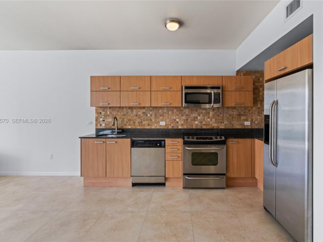 Apartment for rent  Unit #2210 - photo 7489389