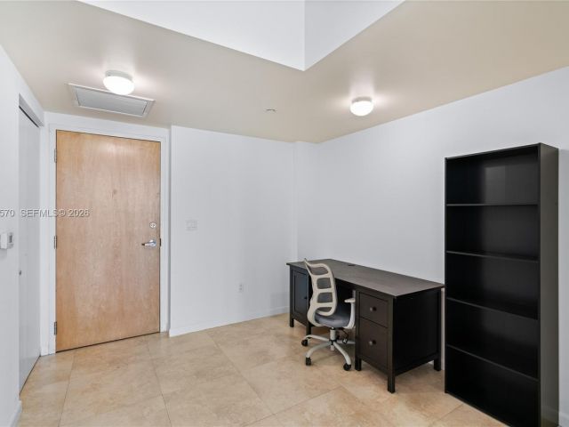 Apartment for rent  Unit #2210 - photo 7489390