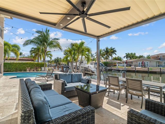 Home for sale at 2512 SE 9th St - photo 7521658