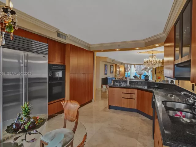 3-bedroom condo for sale in Sunny Isles Beach - 17555 Collins Ave 1701 - MondialRealty