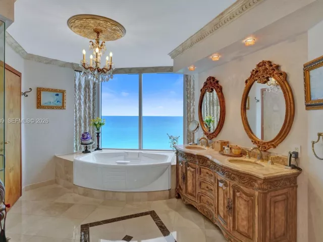 3-bedroom condo for sale in Sunny Isles Beach - 17555 Collins Ave 1701 - MondialRealty