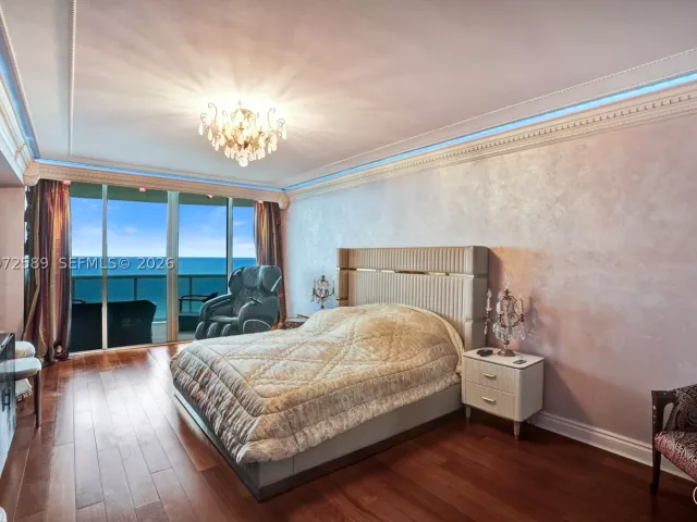 3-bedroom condo for sale in Sunny Isles Beach - 17555 Collins Ave 1701 - MondialRealty