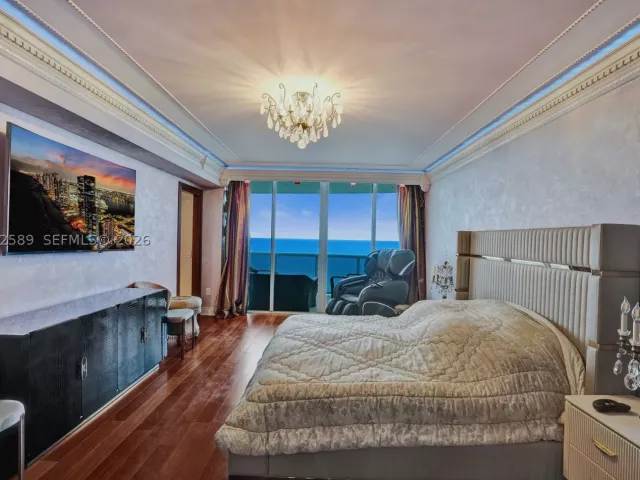 3-bedroom condo for sale in Sunny Isles Beach - 17555 Collins Ave 1701 - MondialRealty