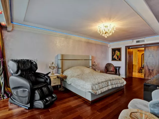 3-bedroom condo for sale in Sunny Isles Beach - 17555 Collins Ave 1701 - MondialRealty
