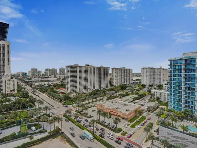 3-bedroom condo for sale in Sunny Isles Beach - 17555 Collins Ave 1701 - MondialRealty