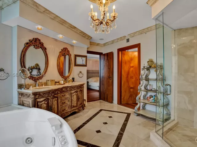 3-bedroom condo for sale in Sunny Isles Beach - 17555 Collins Ave 1701 - MondialRealty