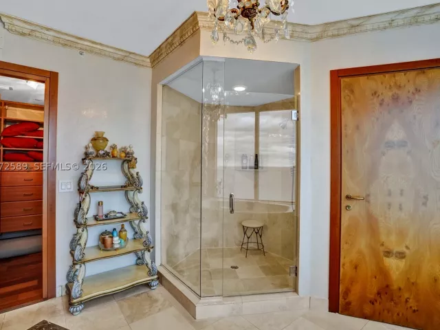 3-bedroom condo for sale in Sunny Isles Beach - 17555 Collins Ave 1701 - MondialRealty