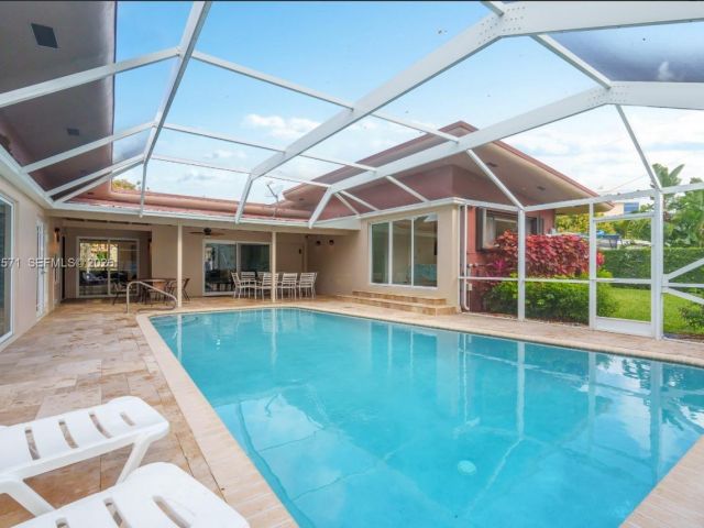 Home for sale at 811 N Highland Dr - photo 7474822