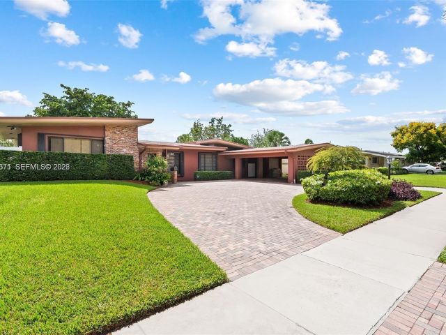 Home for sale at 811 N Highland Dr - photo 7474823