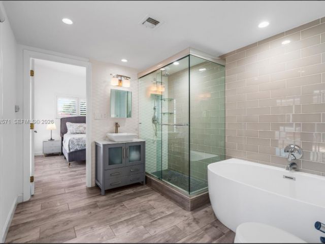 Home for sale at 811 N Highland Dr - photo 7474824