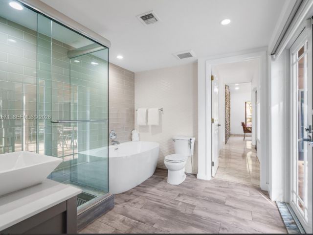 Home for sale at 811 N Highland Dr - photo 7474825