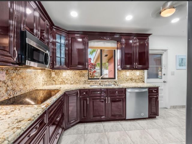 Home for sale at 811 N Highland Dr - photo 7474827