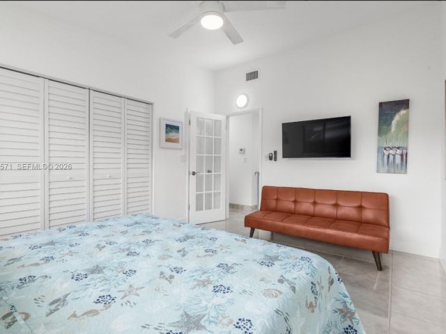 Home for sale at 811 N Highland Dr - photo 7474831