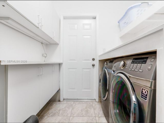 Home for sale at 811 N Highland Dr - photo 7474833