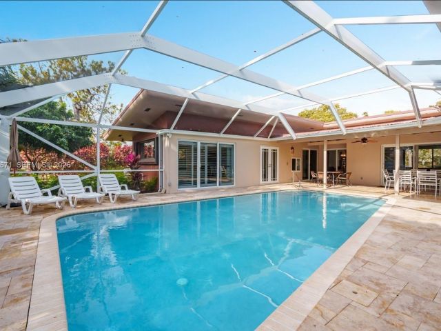 Home for sale at 811 N Highland Dr - photo 7474838