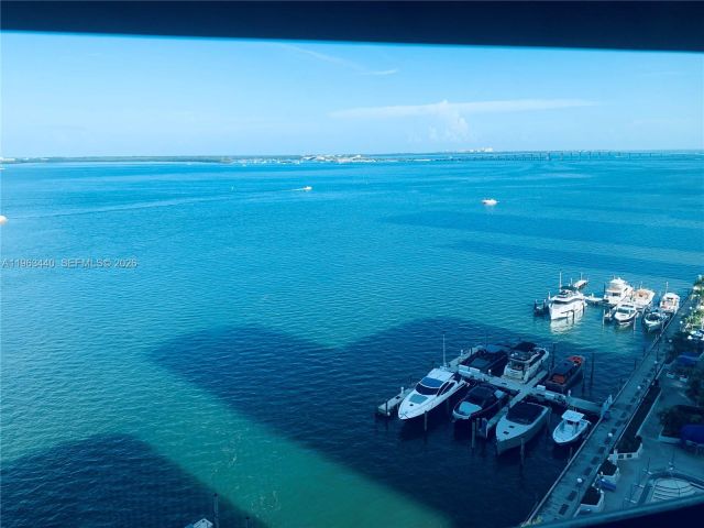 2-bedroom condo for rent in Miami - 801 Brickell Bay Dr 1470 - MondialRealty
