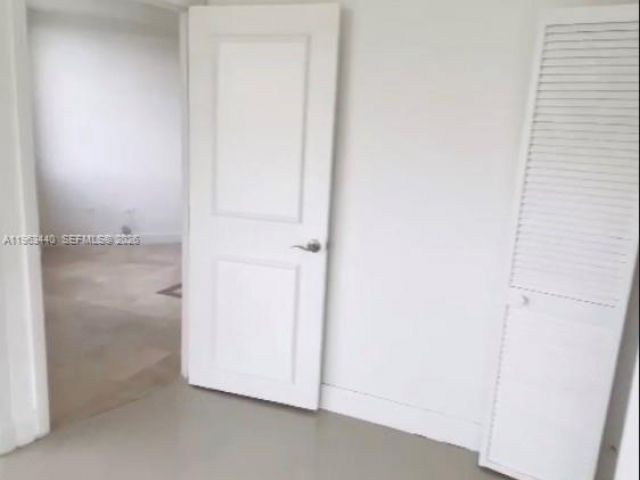 2-bedroom condo for rent in Miami - 801 Brickell Bay Dr 1470 - MondialRealty