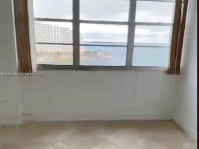 2-bedroom condo for rent in Miami - 801 Brickell Bay Dr 1470 - MondialRealty