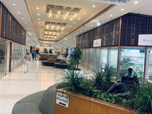 2-bedroom condo for rent in Miami - 801 Brickell Bay Dr 1470 - MondialRealty