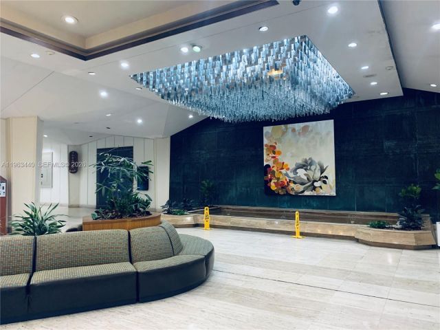 2-bedroom condo for rent in Miami - 801 Brickell Bay Dr 1470 - MondialRealty