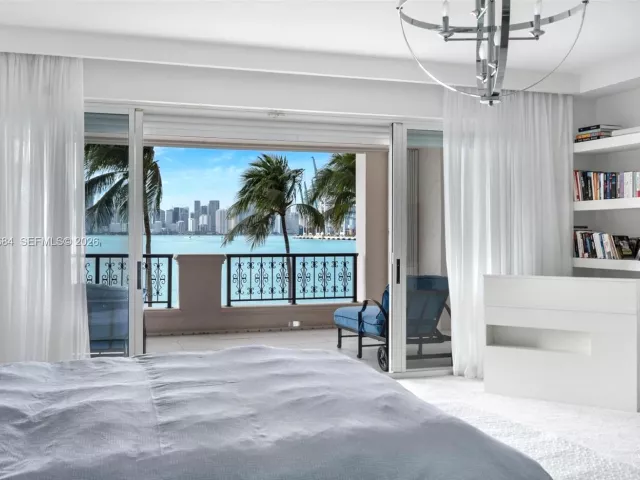 4-bedroom condo for sale in Miami Beach - 5322 Fisher Island Dr 5322 - MondialRealty