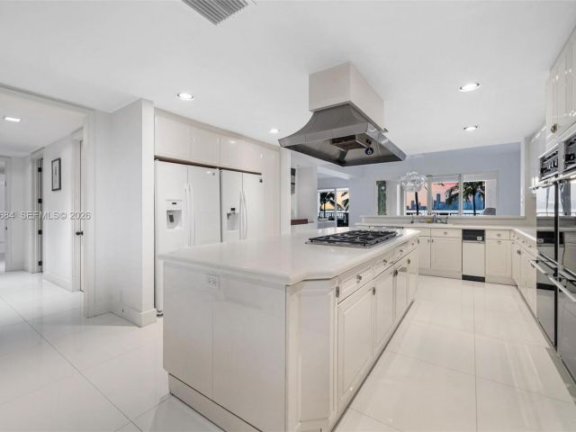 Apartment for sale  Unit #5322 - photo 7504818