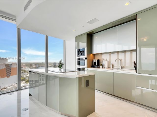 Apartment for rent  Unit #3304 - photo 7495793