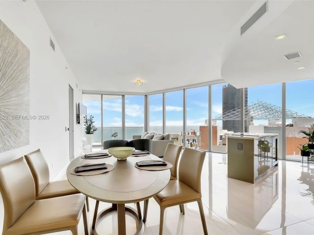 Apartment for rent  Unit #3304 - photo 7495794